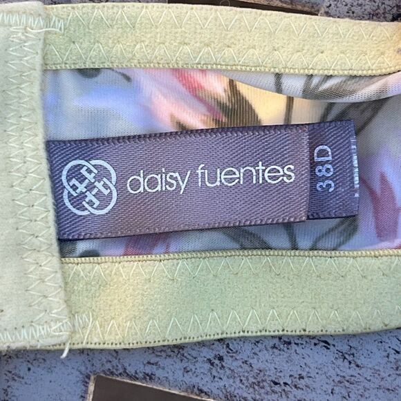 EUC Daisy Fuentes Pretty Yellow Floral Bra 3 hook Size 38D - Picture 6 of 7
